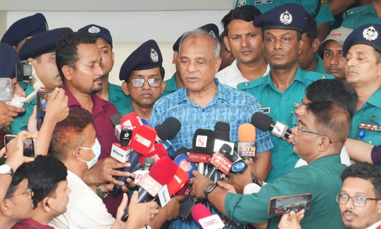 ঈদে আইনশৃঙ্খলা ও নিরাপত্তা পরিস্থিতি সন্তোষজনক ছিল: স্বরাষ্ট্র উপদেষ্টা
