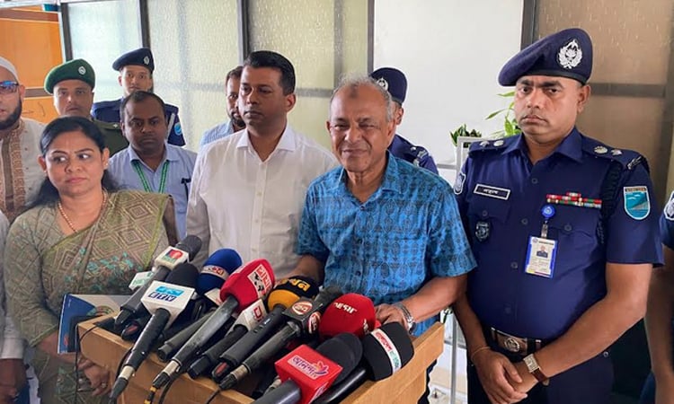 কৃষকের সুবিধার্থে কৃষি জমি সুরক্ষা আইন করতে চাই: কৃষি উপদেষ্টা 